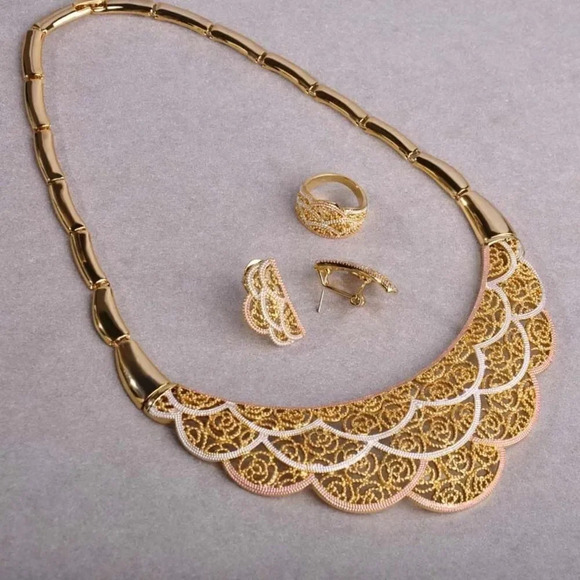 VQ Flower Gorgeous Jewelry Set - Picture 4 of 5